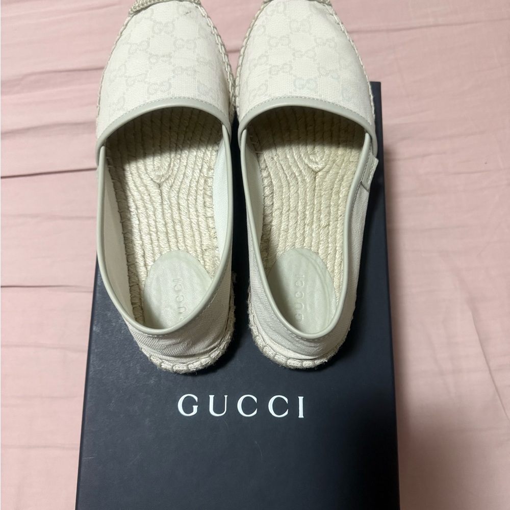Gucci Cream Espadrilles Elegant Design